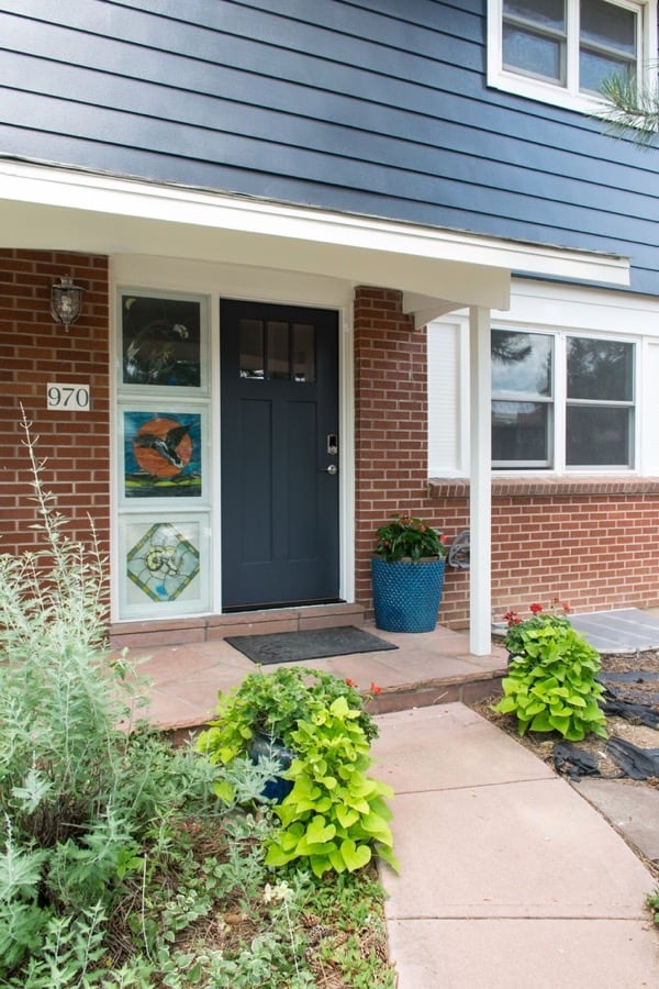 What Color Vinyl Siding Goes With Red Brick