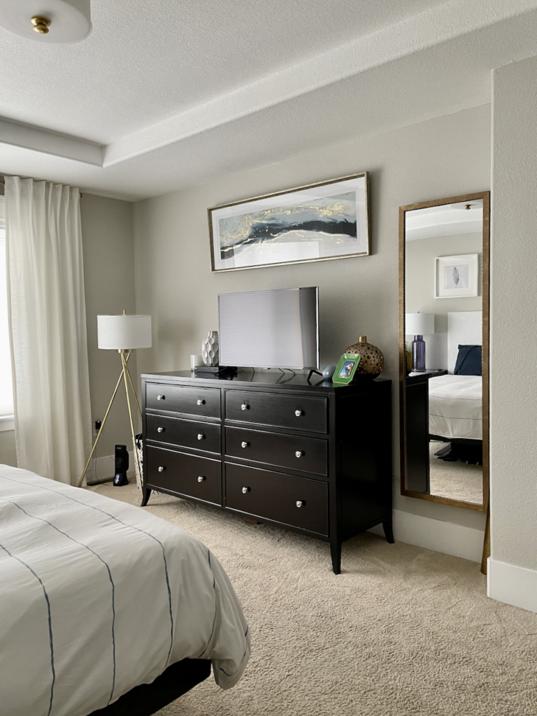 A Benjamin Moore Classic Gray bedroom with less light