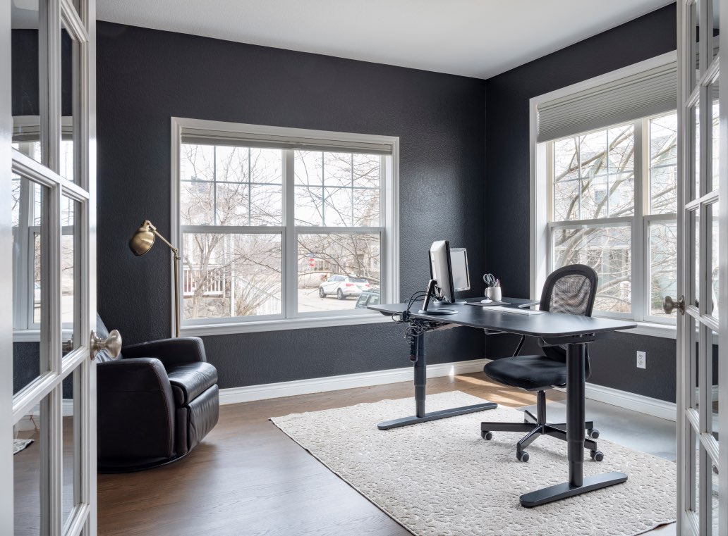 Office with Benjamin Moore Onyx paint color and review