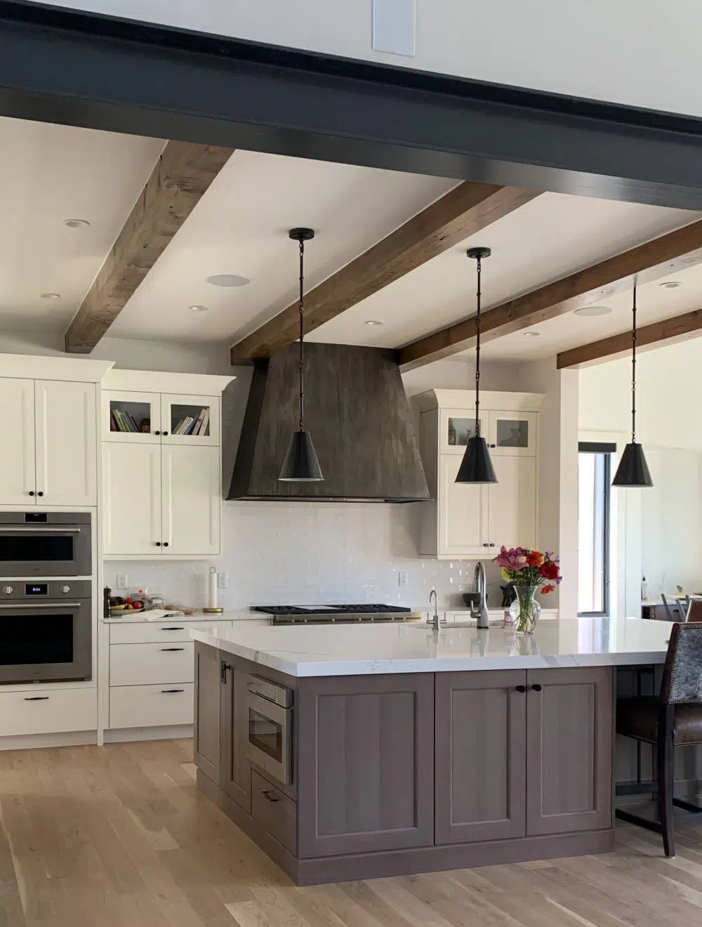 Kitchen with white cabinets and Simply White walls and ceilings