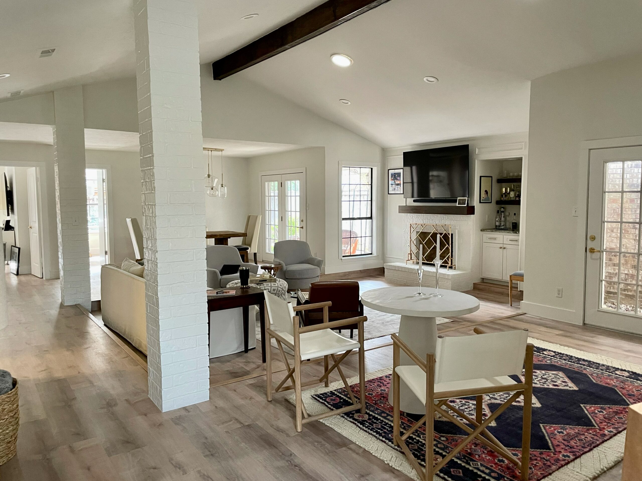 Living room with BM Cloud Cover walls and Oxford White trim and ceiling