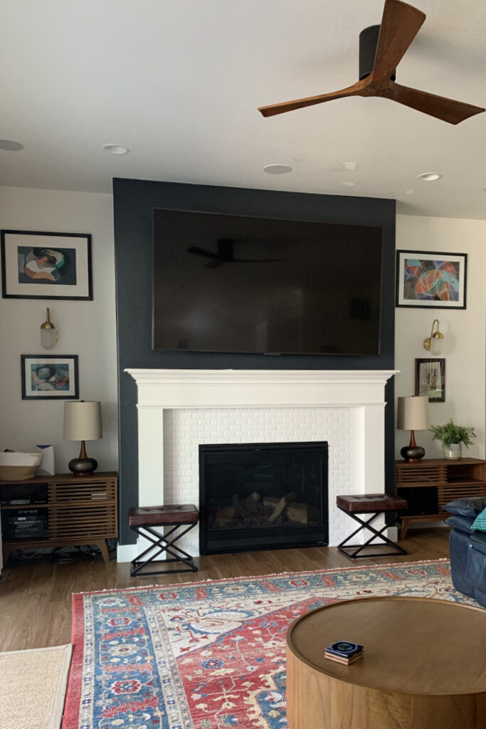 Living room with SW Cyberspace fireplace accent wall