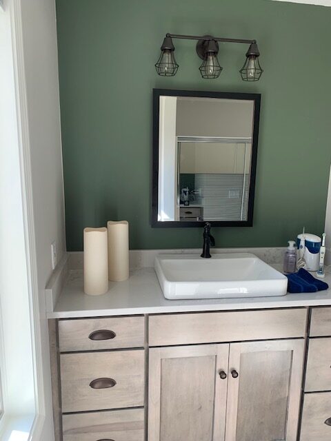 A bathroom painted with BM Rosepine walls