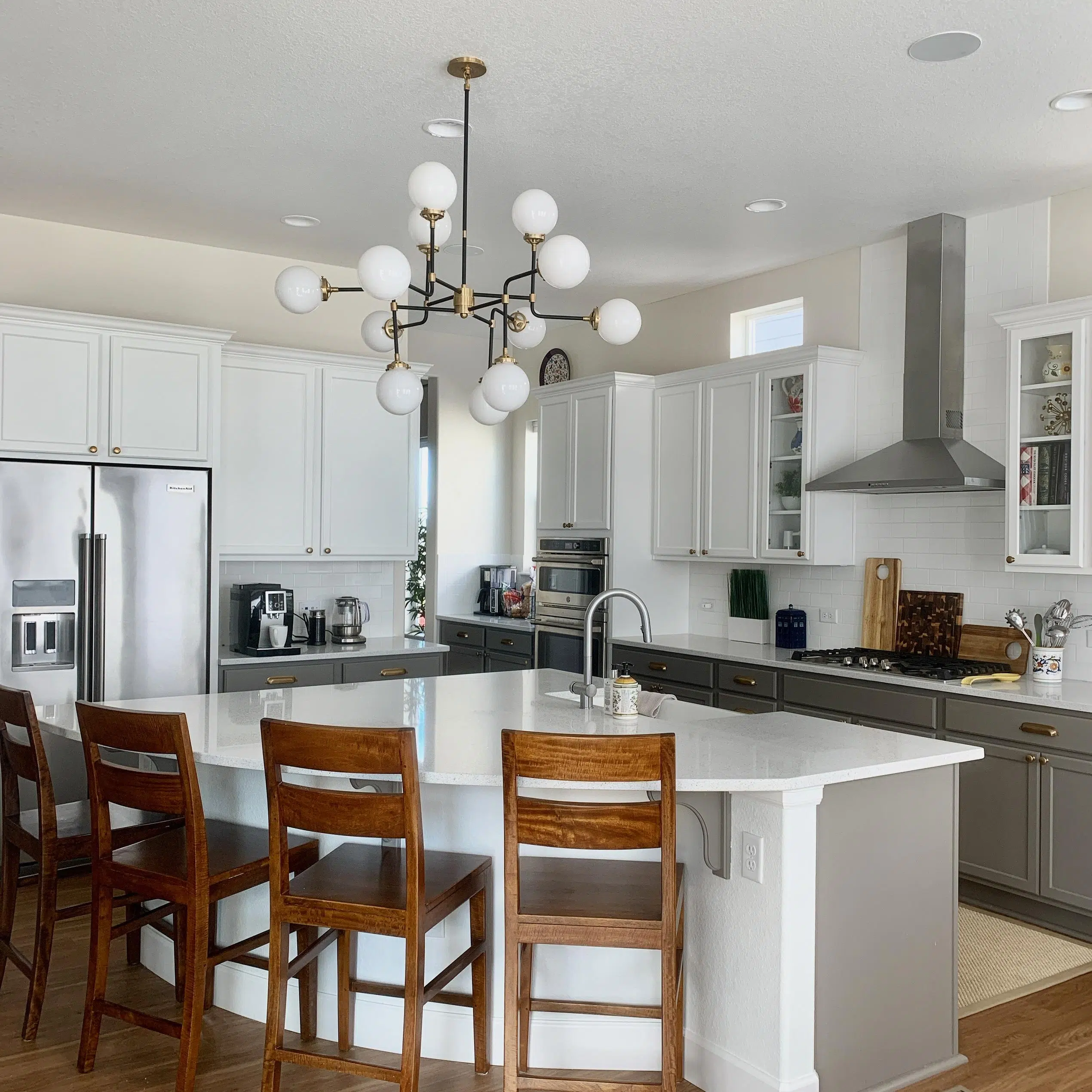 Kitchen walls painted with White Duck