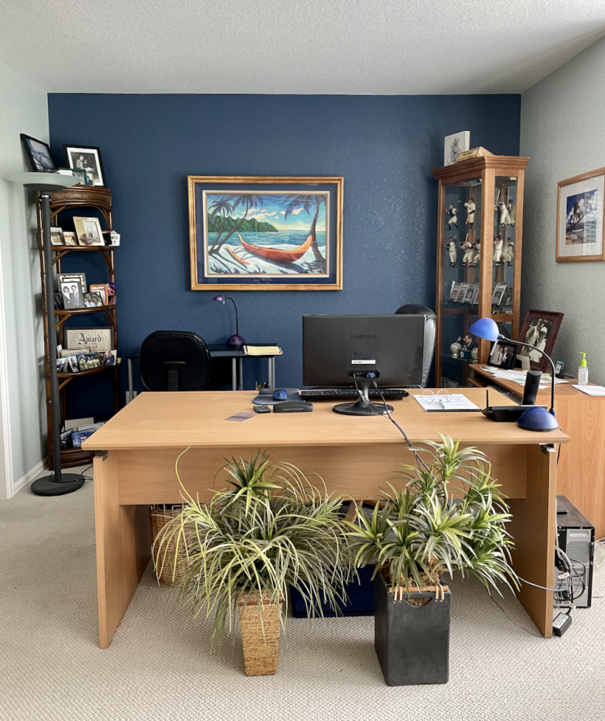 An office accent wall in Benjamin Moore Kengsington Blue