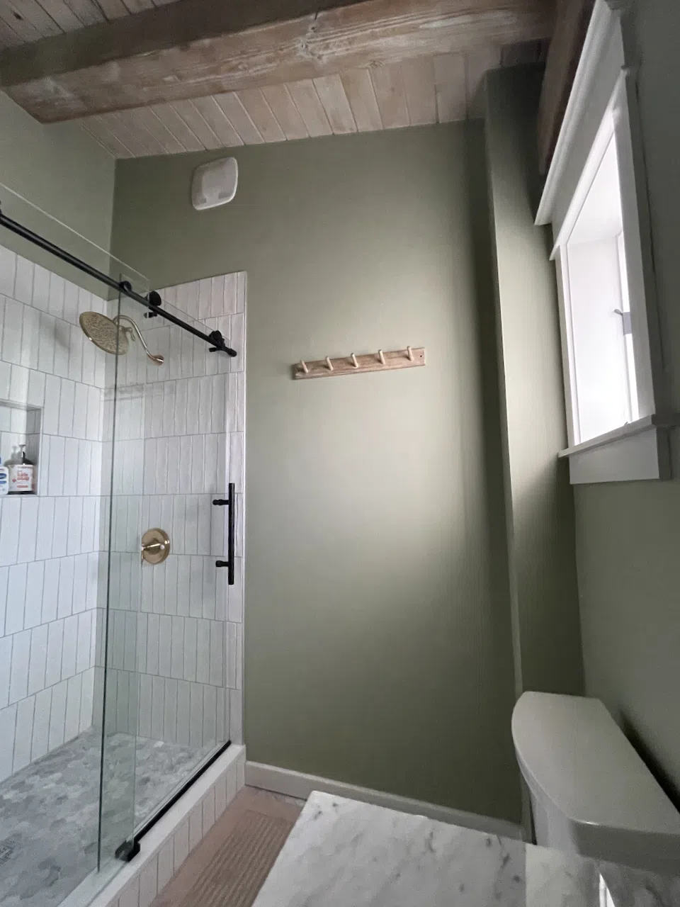 Vert de Terre paint color on the walls of a bathroom