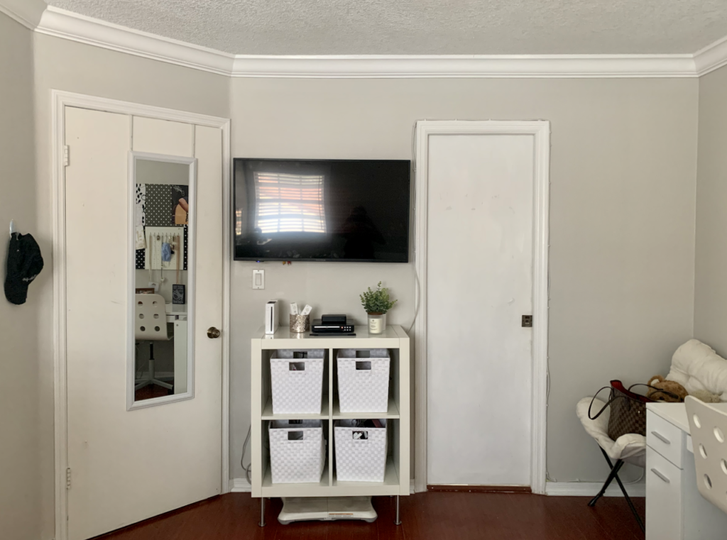Benjamin Moore Collingwood paint with warm white trim in a bedroom