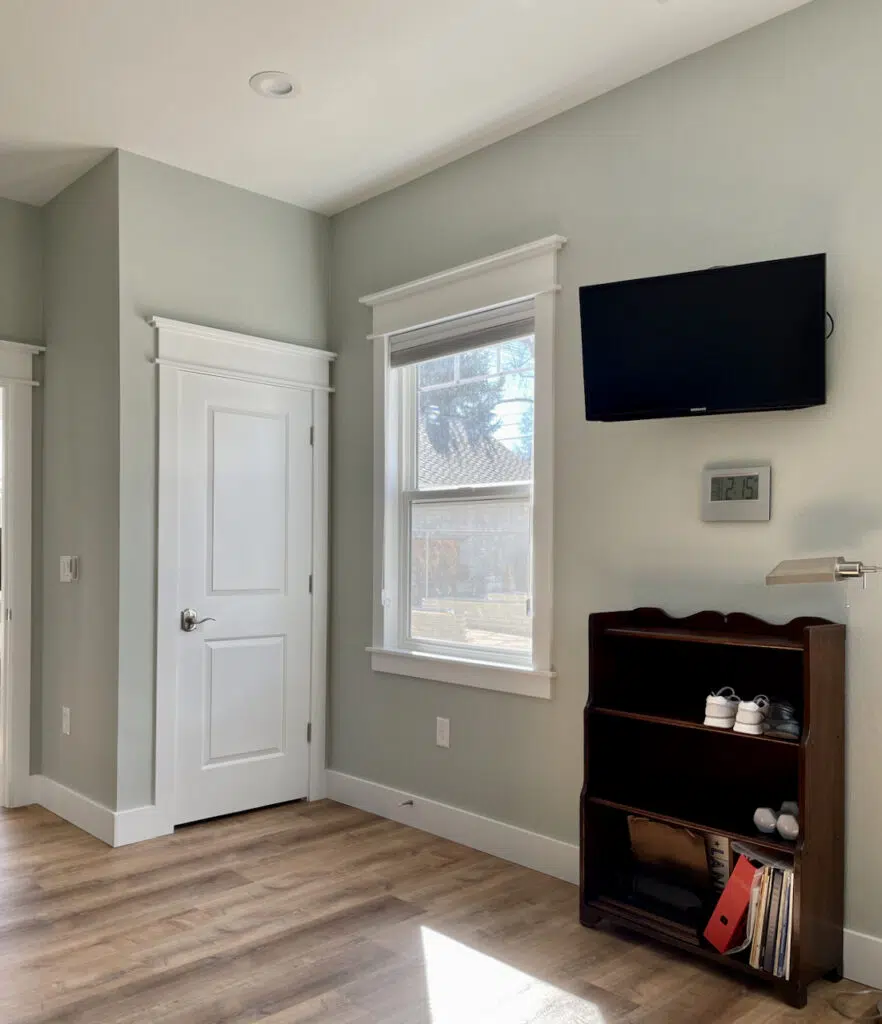 An office painted with Benjamin Moore Gray Cashmere paint, part of our BM Simply White color palette.