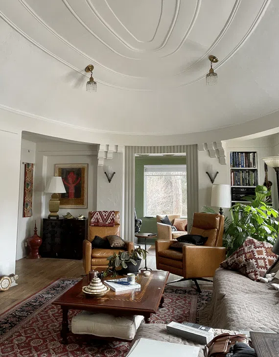 Living Room with Pearly white walls.