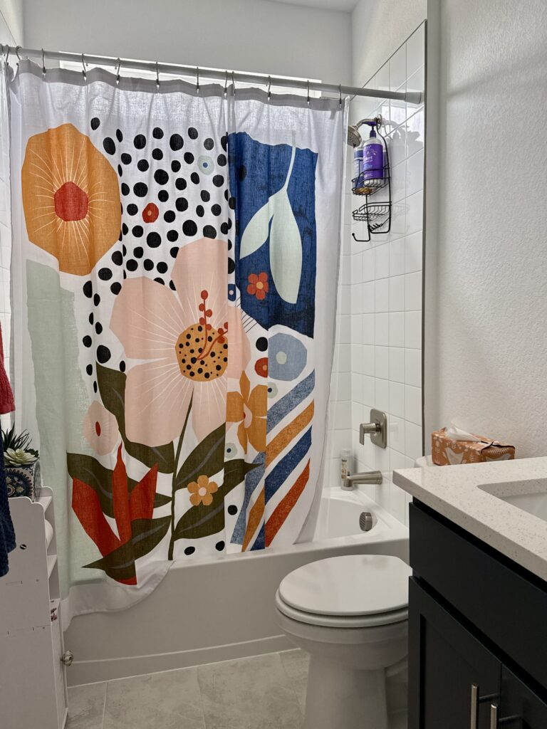 A bathroom painted with SW Extra White.