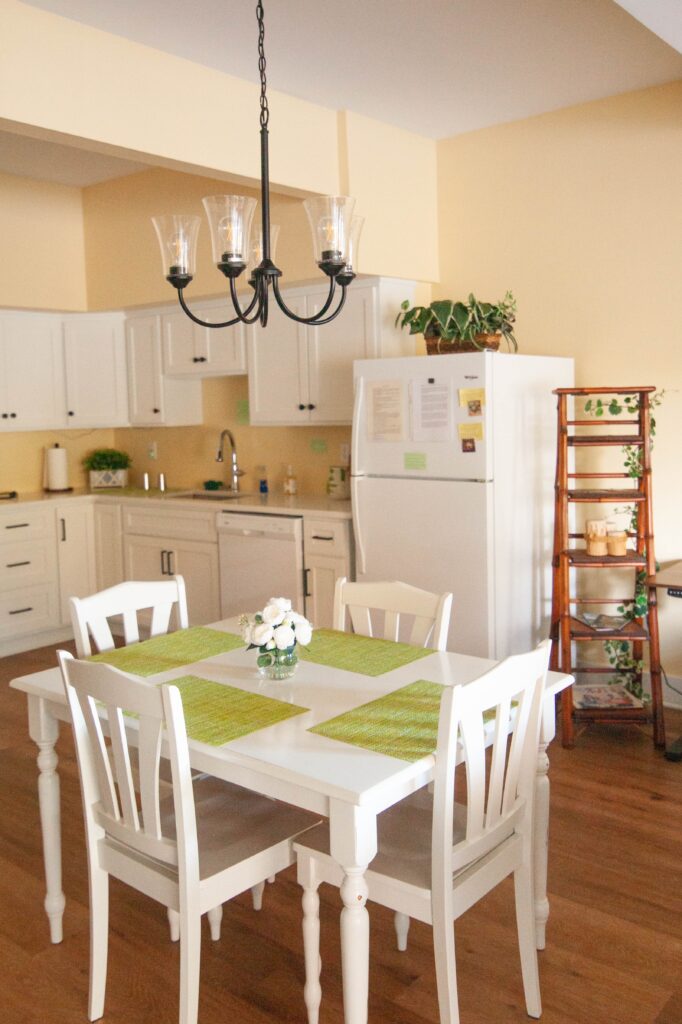 A kitchen is painted with Benjamin Moore Cornsilk paint.
