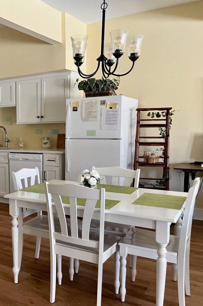 A kitchen is painted with Benjamin Moore Cornsilk paint.