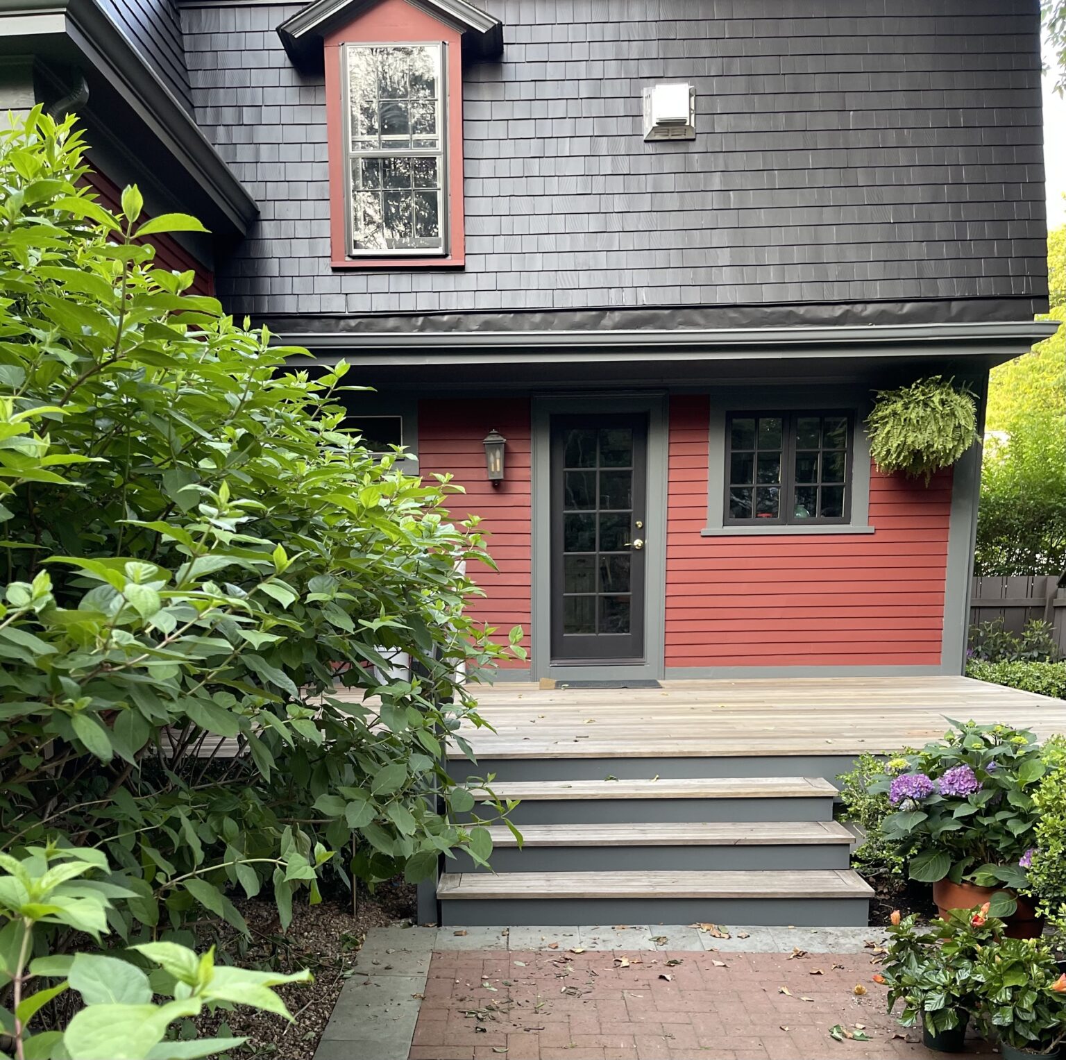 Texwin Rustic Red Building Sherwin-Williams Rustic Red Exterior Paint (Real Project Spotlight ...