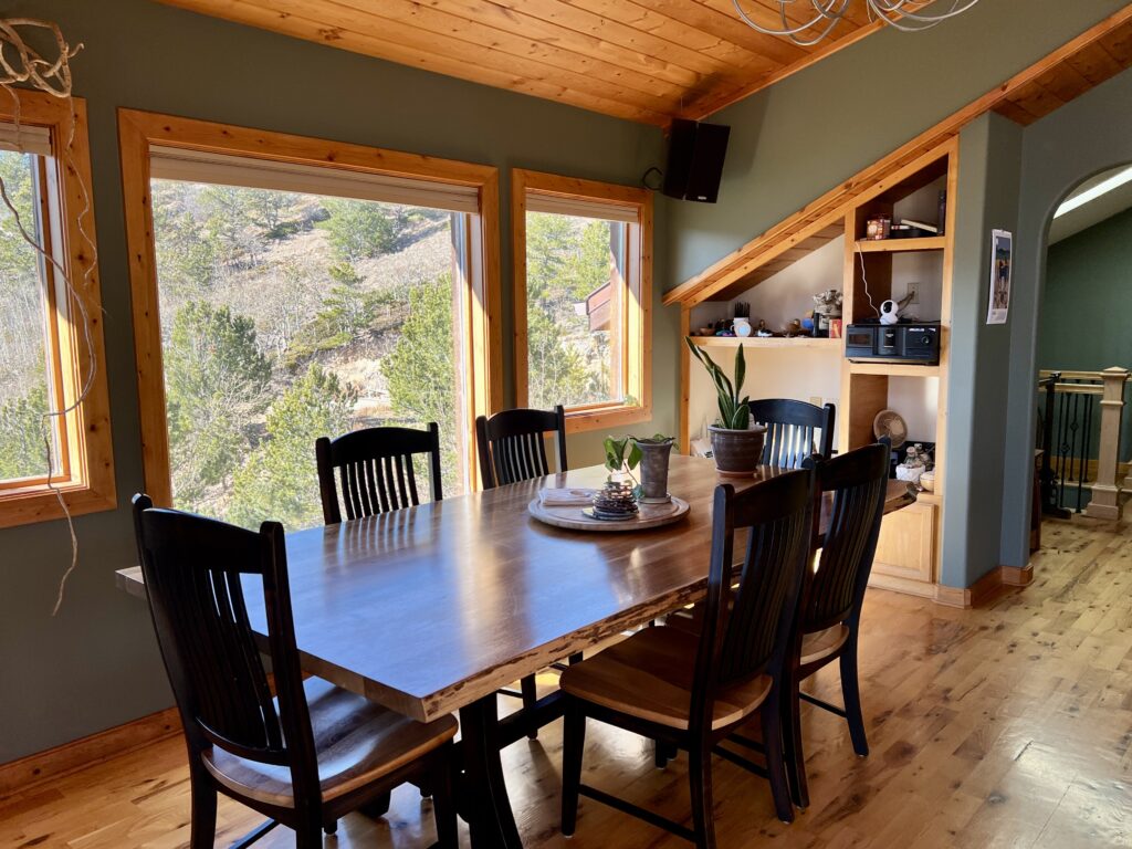 A dining room painted with BM Cambridge Green