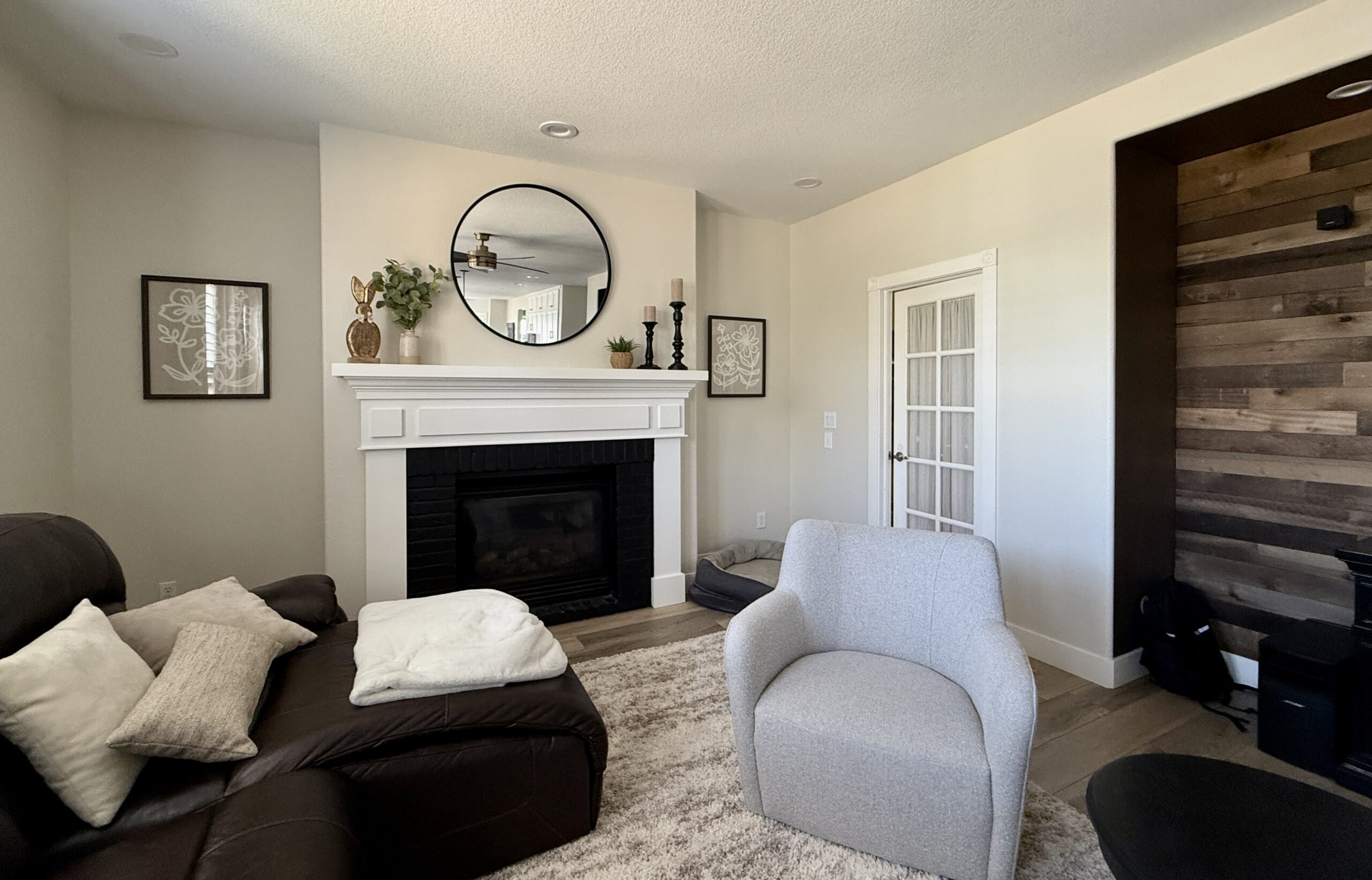A family living room painted with BM Ballet White paint.