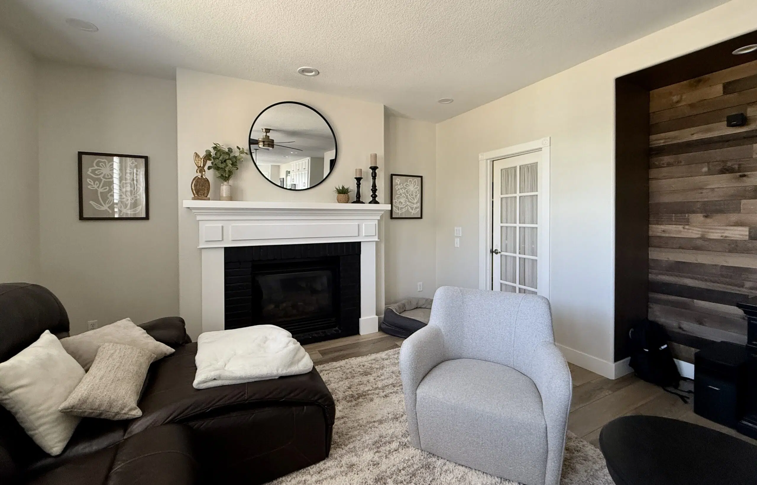 A family living room painted with BM Ballet White paint.